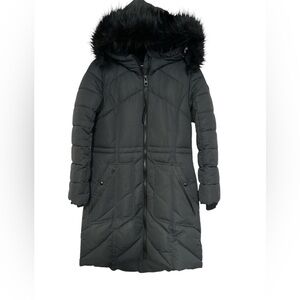 GUESS Women's Long Quilted Jacket Parka with Faux-Fur Hood Size Small Zip Up